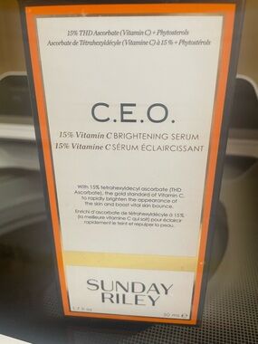 🆕 Sunday Riley C.E.O. 15% Vitamin C Brightening Serum